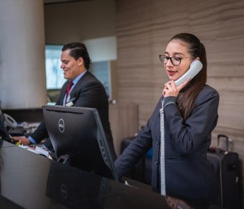 receptionists-5975962_1280